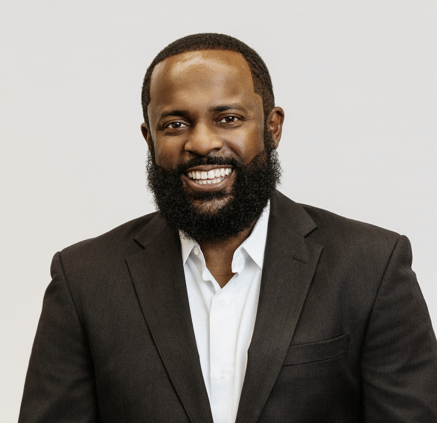 Guyon Lewis, REALTOR® with KW New Orleans, professional headshot